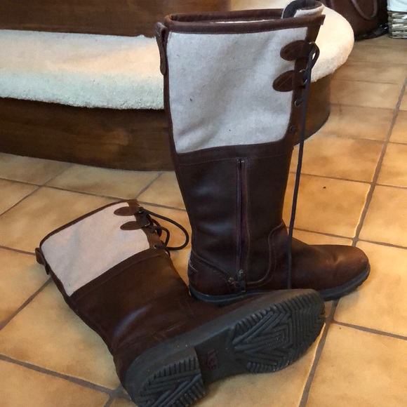 UGG Shoes - Sz 7 leather Ugg boots
